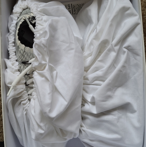 SOLD Maison Margiela Cracked Sneakers - Picture 3 of 7